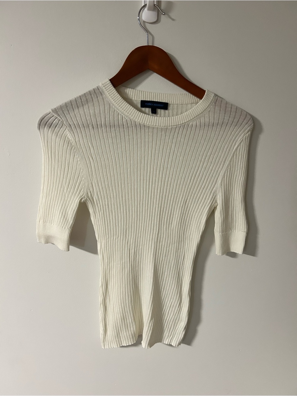 Patrick Assaraf Ivory Ribbed Knit Short Sleeve Crew Neck Top